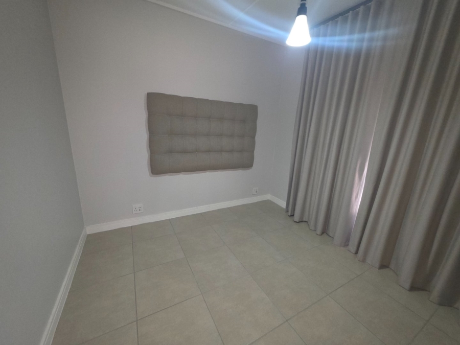 To Let 3 Bedroom Property for Rent in Sandown Western Cape